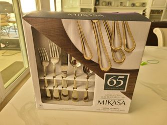 Mikasa Regent Bead 61- Piece Service for 12