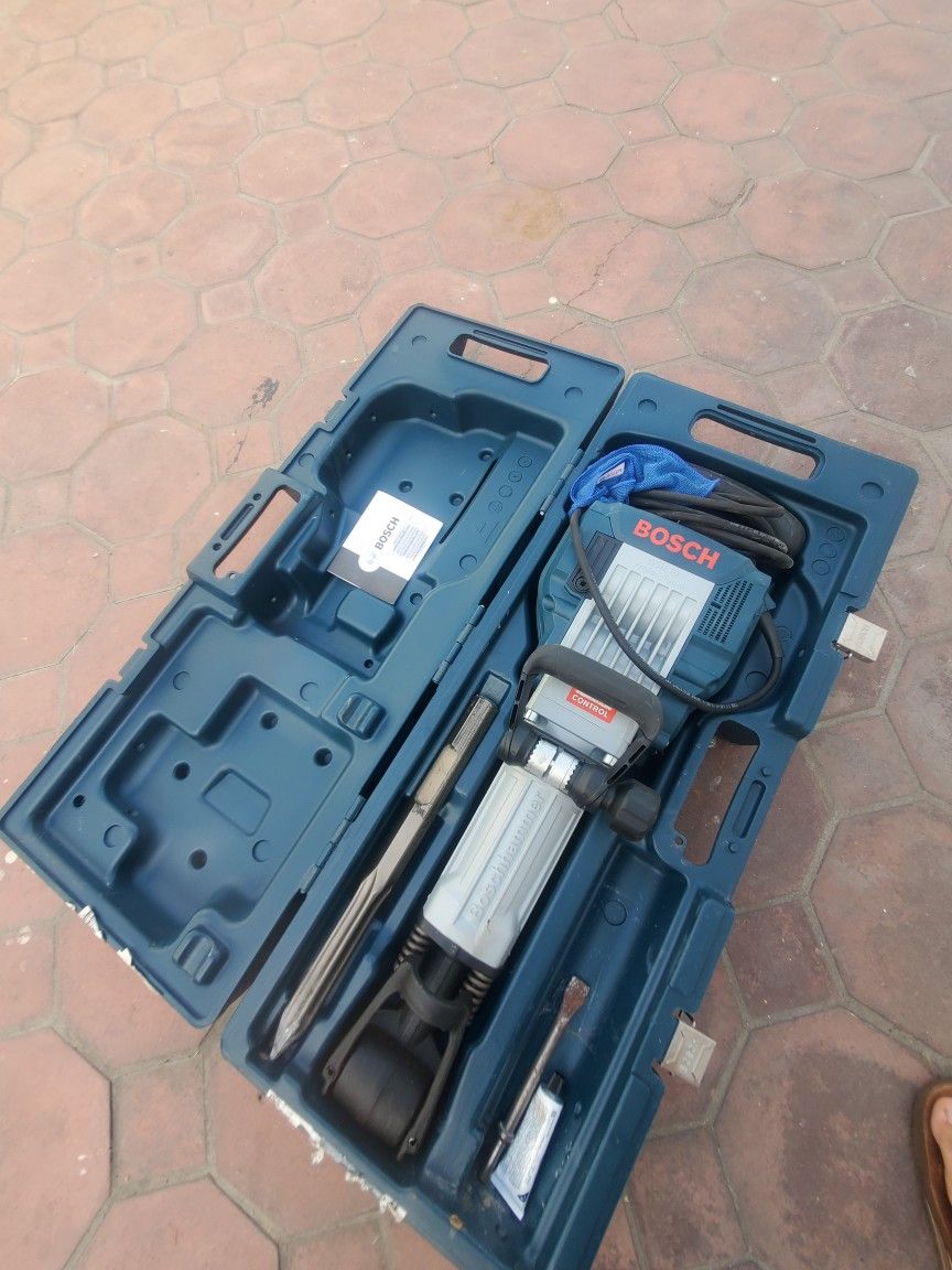 Bosch Jack Breaker 120 -Volt Corded Demolition Hammer