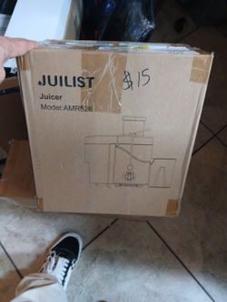 Juicer Model Amr526