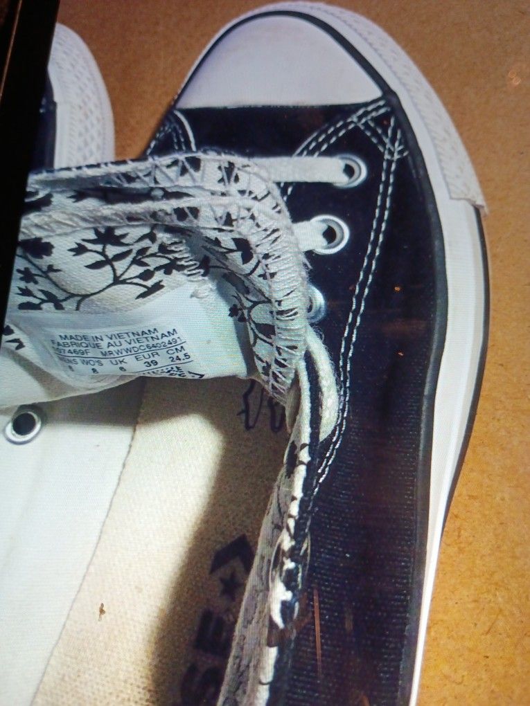 CONVERSE CHUCK TAYLOR DOUBLE TONGUE LOW TOP SNEAKERS