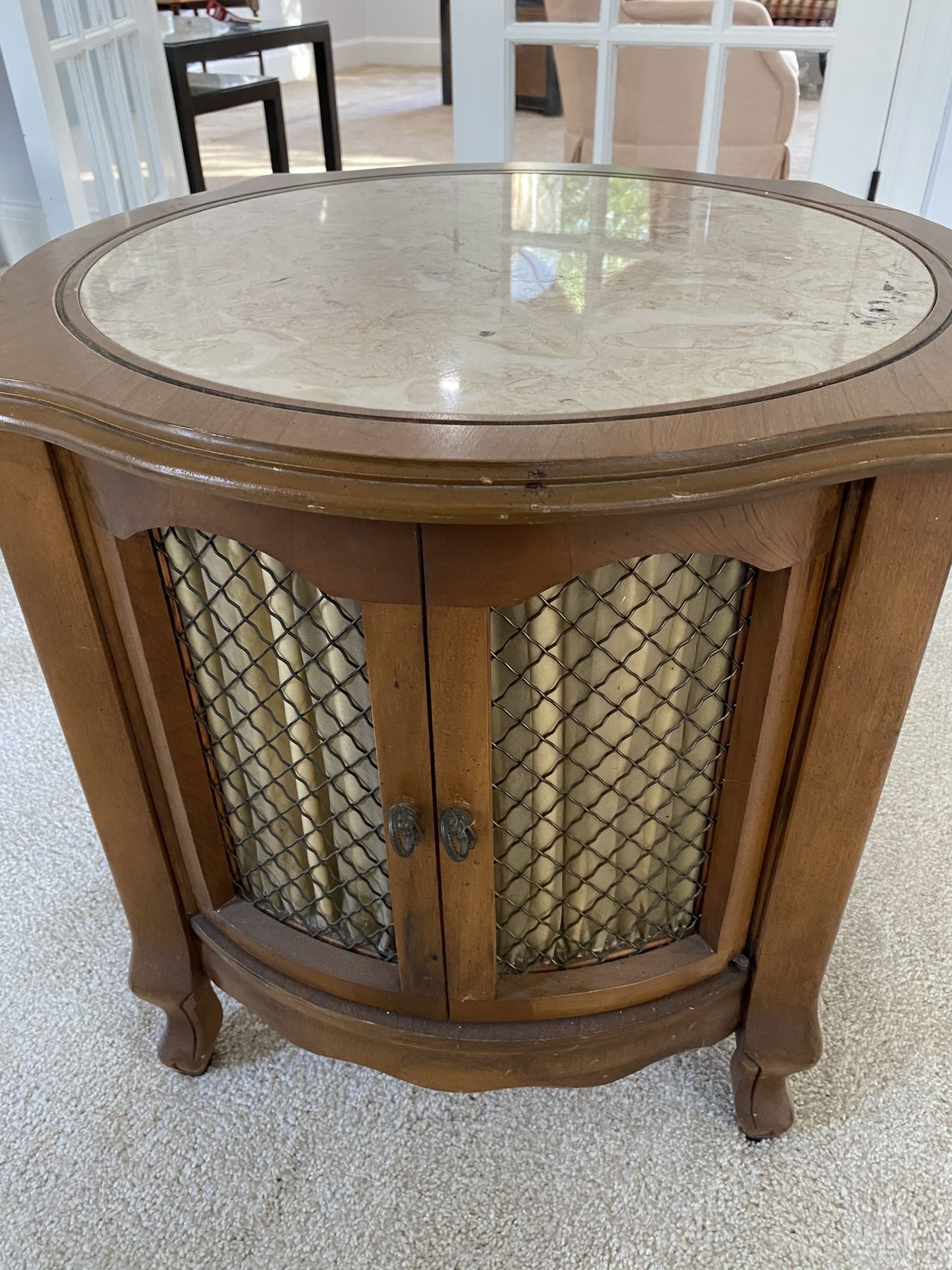 2 Round Coffee Tables