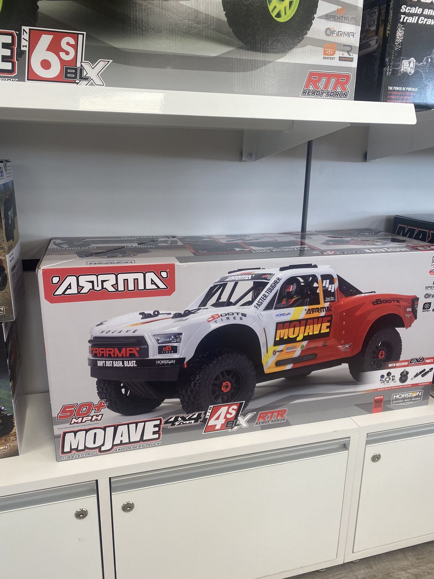 1/8 MOJAVE 4X4 4S BLX DESERT TRUCK RTR
