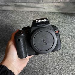Canon Rebel T2i Camera Body + Charger + Camera Bag