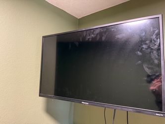 Hisense Roku TV Flat Screen
