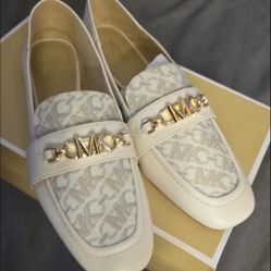 Michael Kors Tiffanie Loafers in Vanilla Leather size 8.5