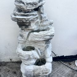 Water Fountain 39x16
