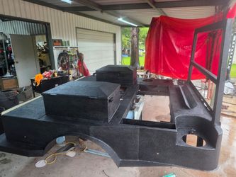 Welding bed for a dually