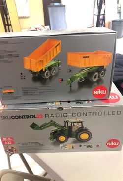 New siku tractor and trailer