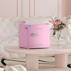 1.7-cu ft Retro Mini Fridge(Pink)ENERGY STAR