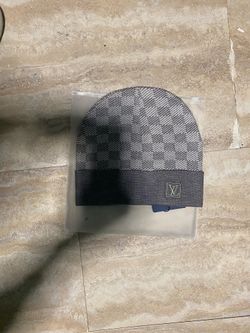 Grey Lv