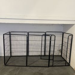 8 Panel W/Door Crate
