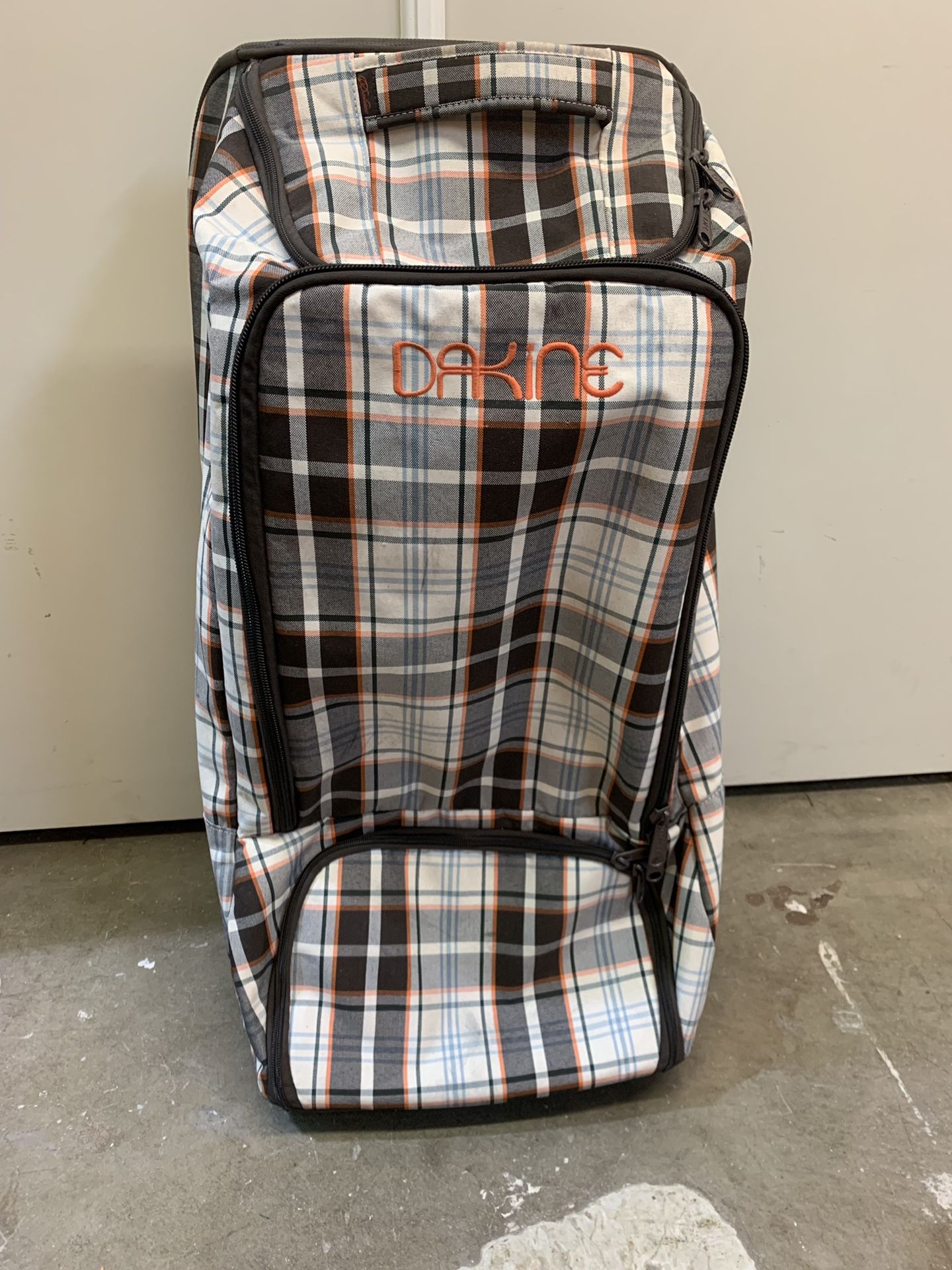 Dakine Snowboard Bag Travel Luggage - Very good condition!