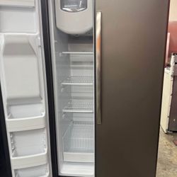 GE Refrigerator 36 Inch Ice And Water