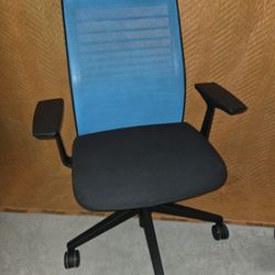 Steelcase V2 Think Chair 