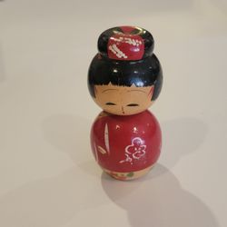 Vintage Creative Kokeshi Doll 3.5" Hand-Painted Red Plum Blossom Wooden Figurine. Pre-owned, very good shape, display item. Please see photos for deta