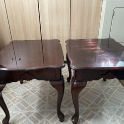 Vintage Lamps & Tables in Great Condition!