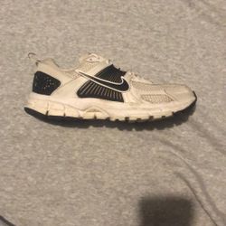 Used Nike Vomero Zoom 5