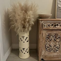 Pampas Leaves With Vase