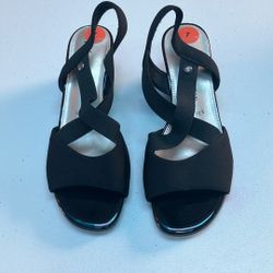 Ladies  Sandal Size 7  ANNE KLEIN