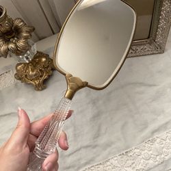 🌿Beautiful vintage mid century hand mirror 
