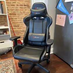Comfy Gamer/Desk Chair