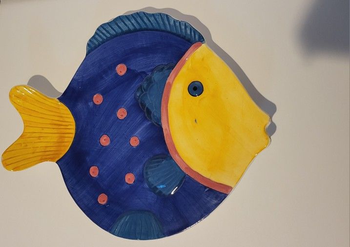 Large Adorable Fish Plate