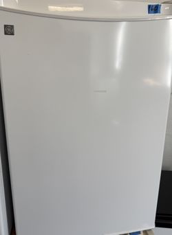 Dorm style Refrigerator