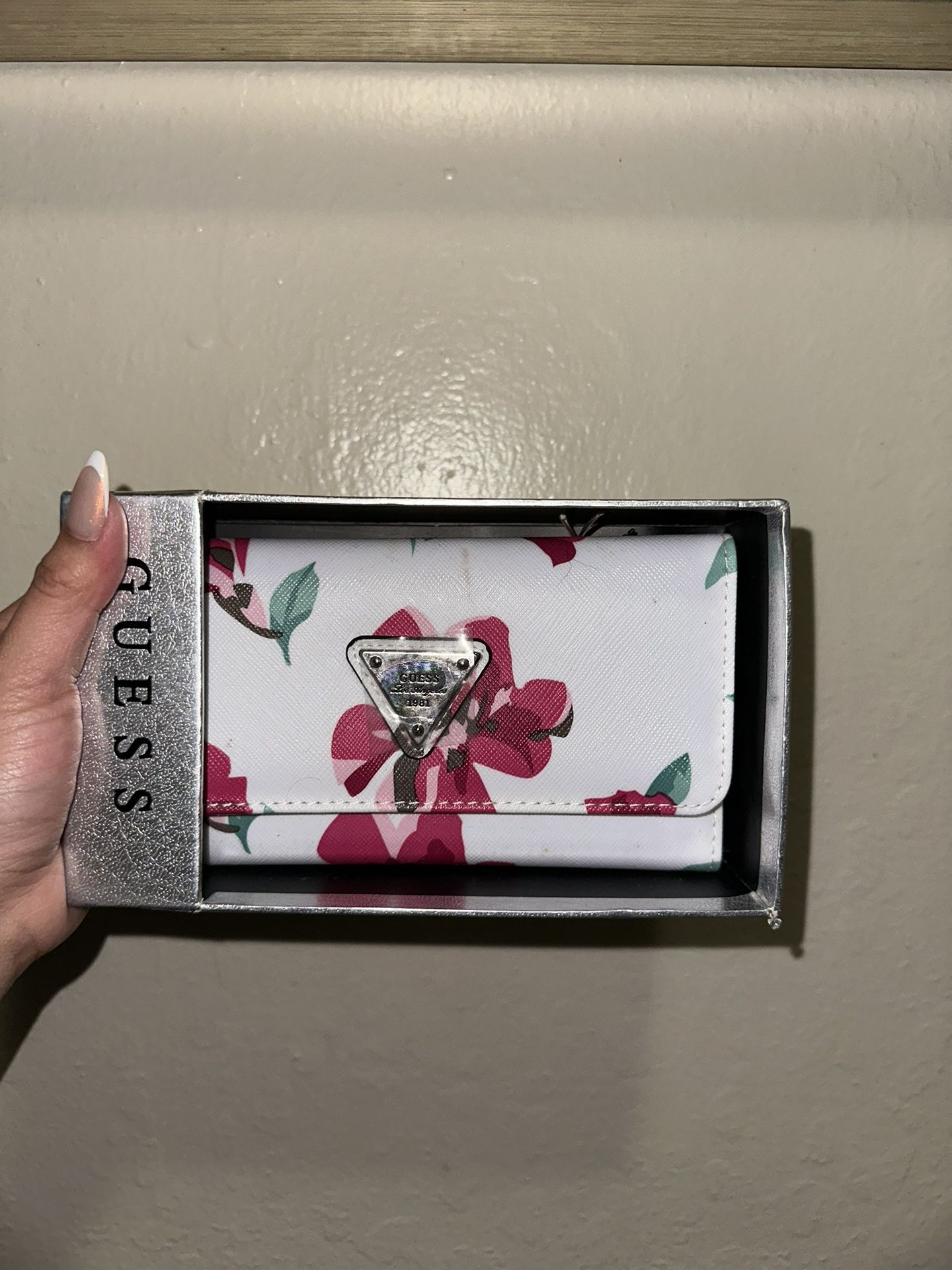 Guess Wallet