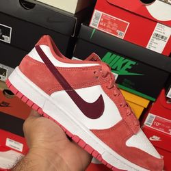 Nike Dunk Low Valentine 