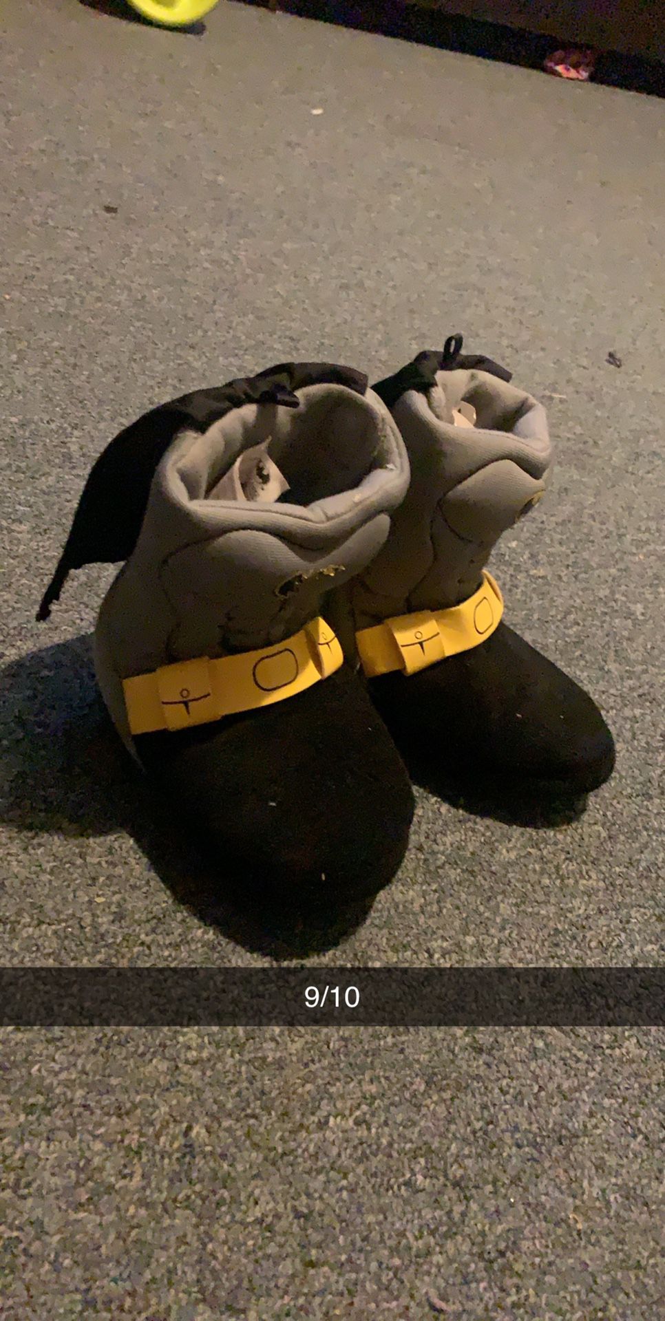 Boys size 10/11 shoes