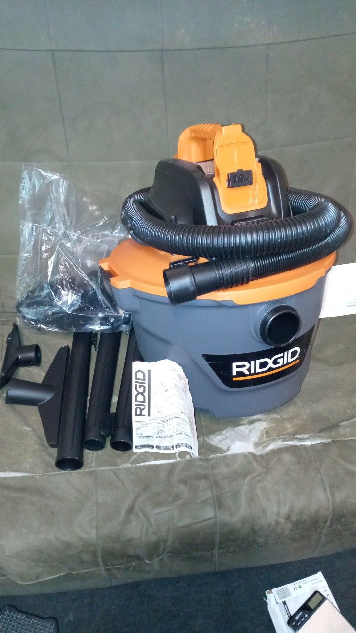 Rigid HD0918 Cordless Wet/ Dry Vac