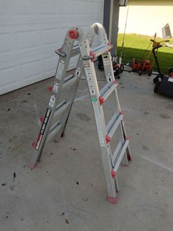 HaulMaster adjustable  17' ladder $100 Located in Sebastian
