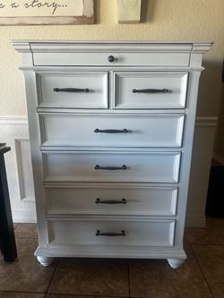 White Tall Chest of Drawers Dresser