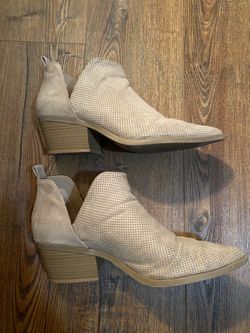 Universal Thread Women’s Ankle Boots Size 11