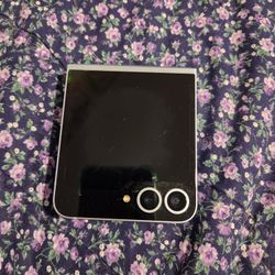 Unlocked 256GB Samsung Z Flip 6 Cell Phone