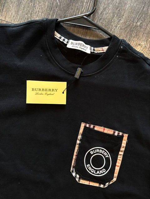 Burberry Black Tshirts 💥All Sizes 💥Fast Shipping 💥