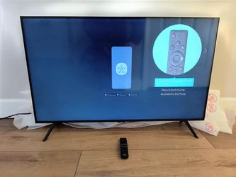 Samsung 43" 4K LED Tizen Smart TV - Like New (UN43TU8000FXZA)
