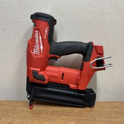 Milwaukee 2746-20 M18 FUEL 18-Volt Lithium-Ion Brushless Cordless Gen II 18-Gauge Brad Nailer (Tool-Only)