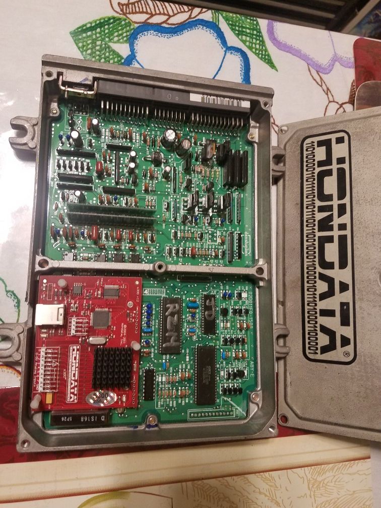 Hondata s300 p28 ecu boost by gear!