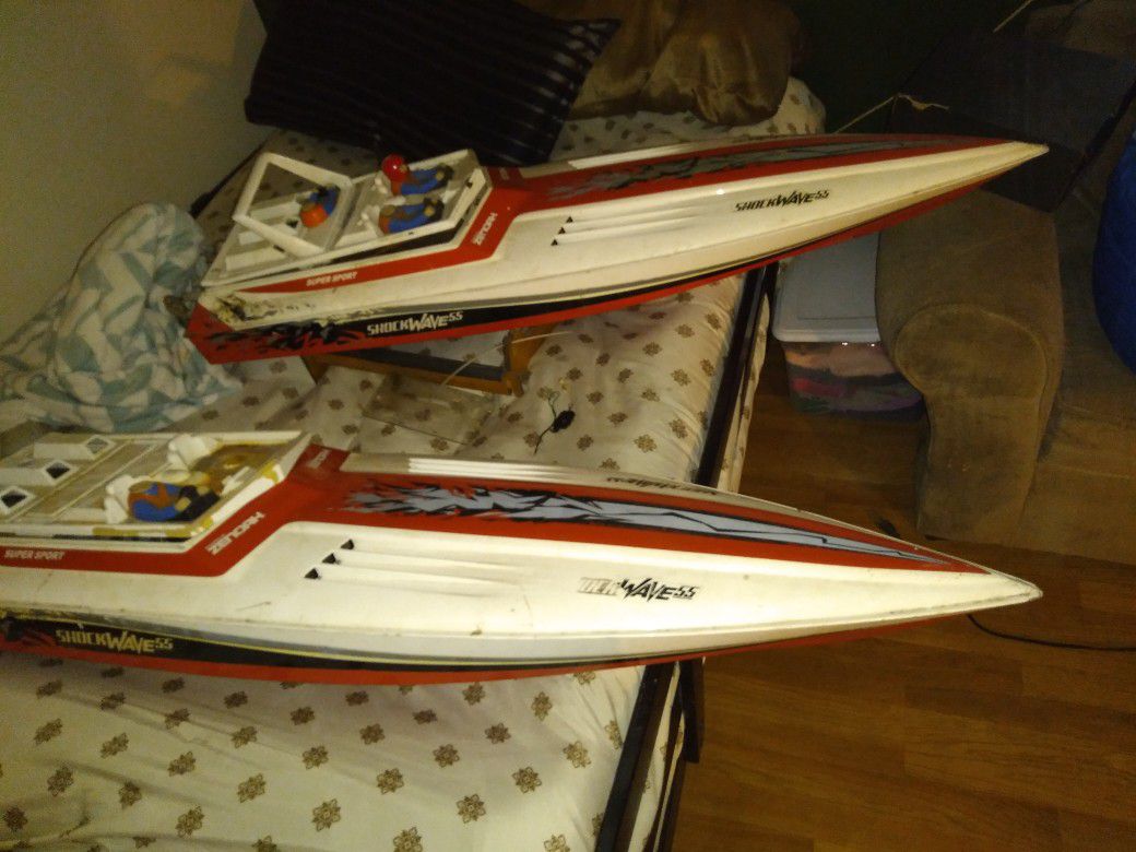 Two 55inch Gas Powerd Rc Boats Need A Little Work But I Have All The Parts Brand New Or Will Trade For Car Audio