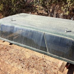 2003 G M C 2500 Vista Camper Shell 8