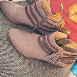 Lifestride Paloma Ankle Booties 
