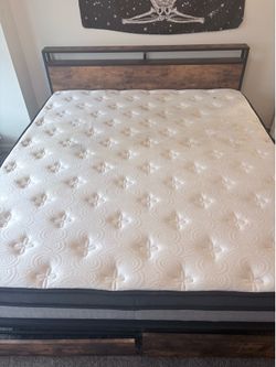 King size bed/frame