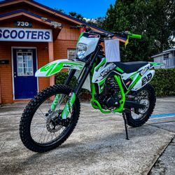 XMOTOS X88 250CC DIRT BIKE (WILD HOGS DEALER)