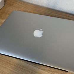 Apple MacBook 