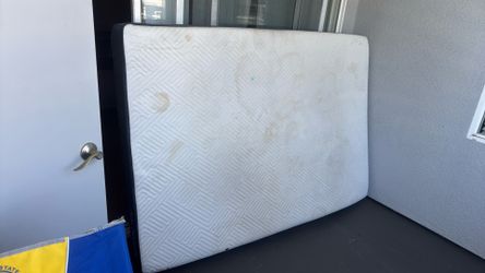 Full Sized Novaform Mattress
