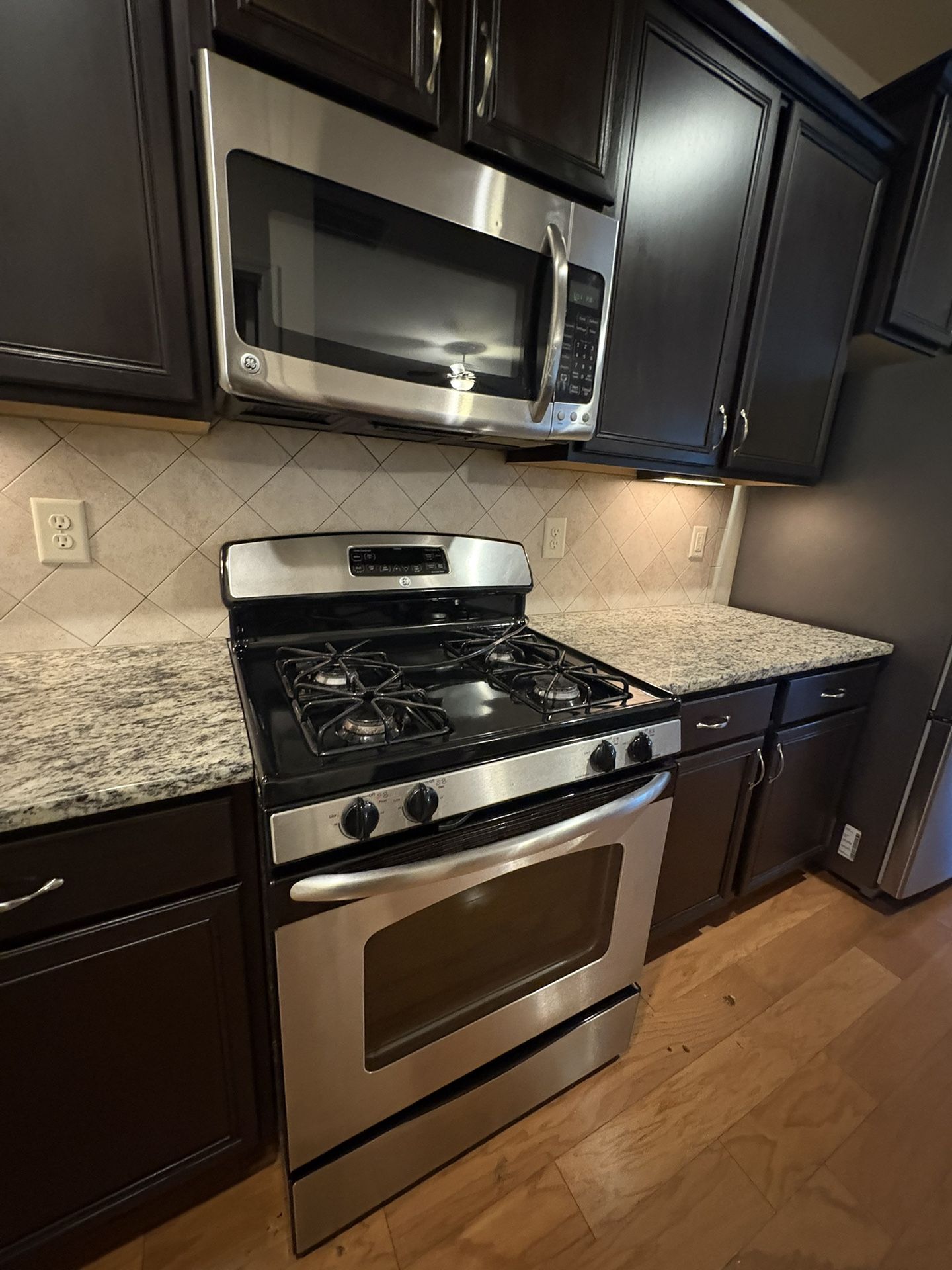 GE 4 Burner Gas Stove