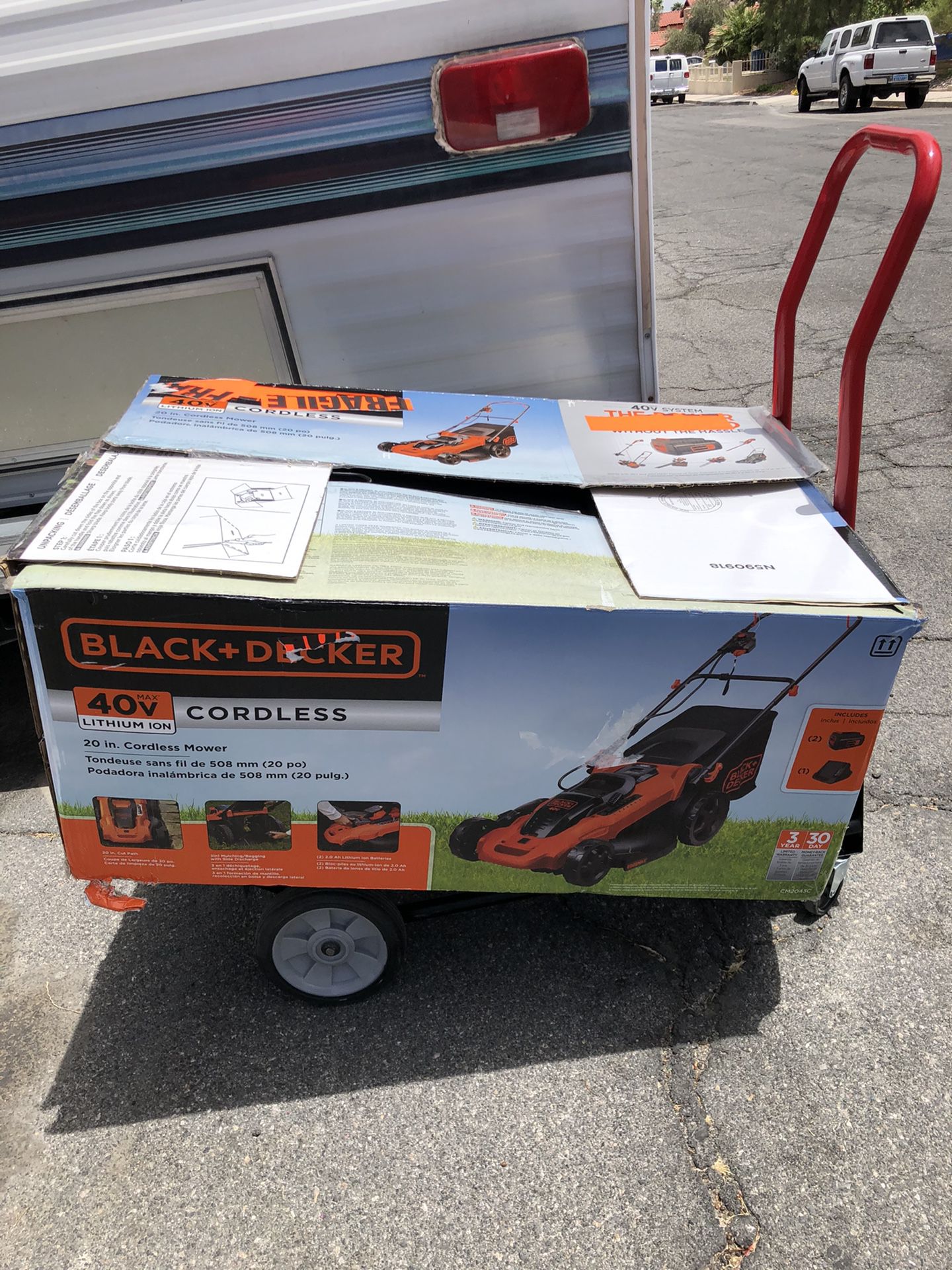 Black+Decker battery lawn mower