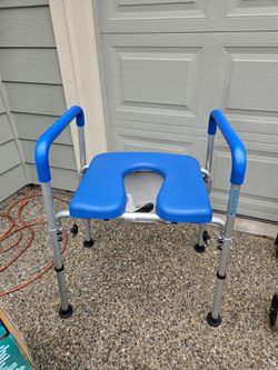 Like New Bedside Commode Xtra Wide