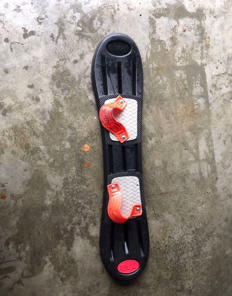 Kids snowboard